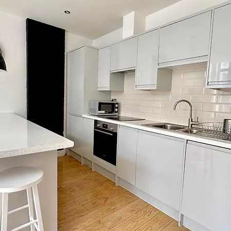 Shoreditch Apartments By Primecityhosts-3