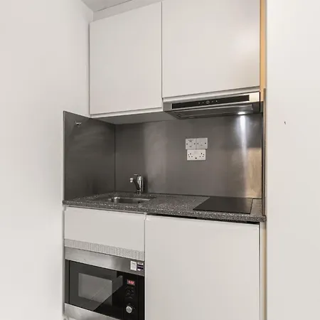 For Students Only Chapter White City - London - Near East Acton Station-2