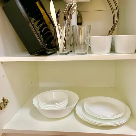 London Studio Apartments, Private Bathroom, Kitchenette, Parking, Np2-3