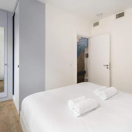 1 Min Walk To Euston Station, Modern Townhouse-3