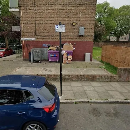 Cozylease 3 Bedroom Canary Wharf Family,Workcation, Fast Wifi, Workspace,1 Stop To City-3