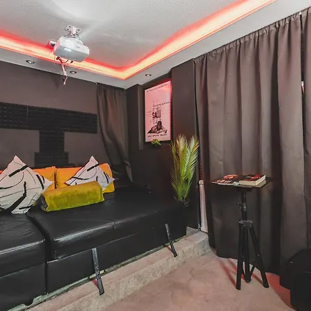 Relax 2Bdr With Sauna, Hot Tub And Cinema-2