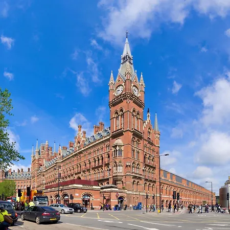 6 Bedrooms Entire House In Central London-2