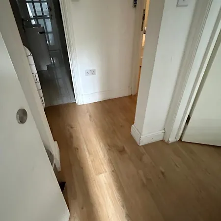 6 Bedrooms Entire House In Central London-3