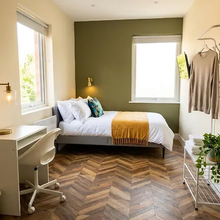 Stylish Studios 20 Min Train To Central London-3