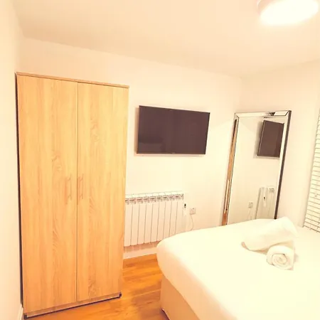 Central London - 2 Bed Apartment-2
