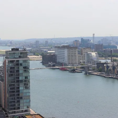 Spacious Excel London Apartment With Balcony, River View And Parking Sleeps 8-3
