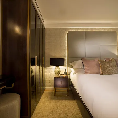 The Guardsman Hotel-3