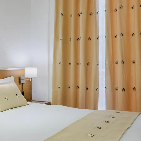 Falcon Hotel-2