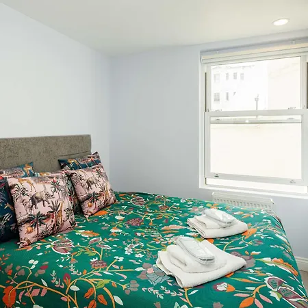 Roof Haven At Kensington Mews-3