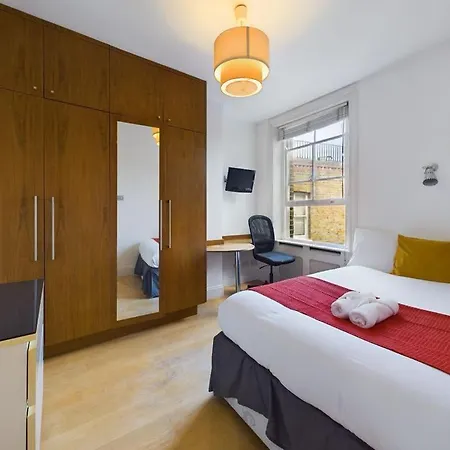 Rare Find! Luxury 4Br Flat In Central London! By Regal Realms Short Lets & Serviced Accommodation Central London Near Station-3