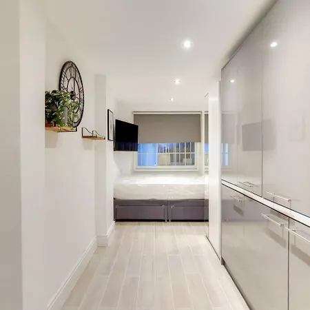 Studio Steps From Marylebone St-2