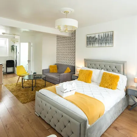 Spacious Studio Central Sofa Bed-2