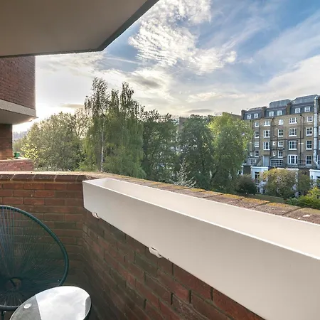 Apt- Balcony-Kensington- 24 7 Security-2