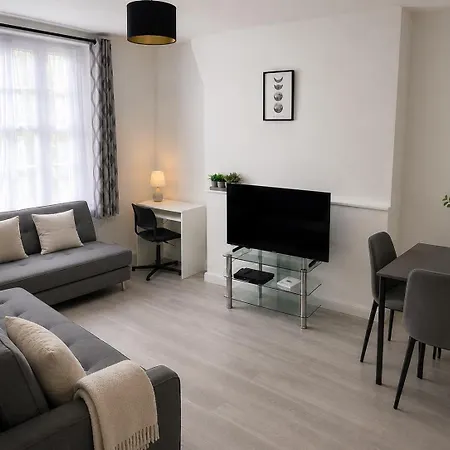 Stylish Vauxhall Apartment In Central London-3