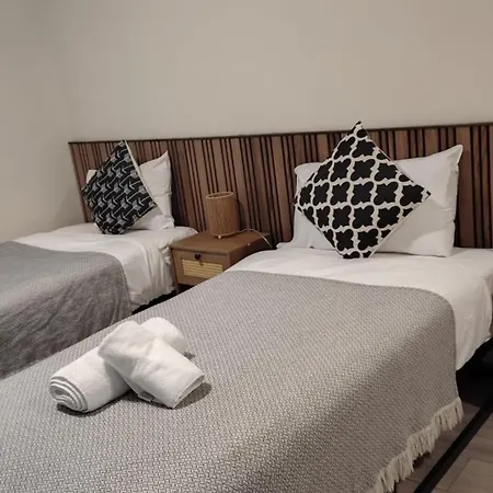 Newly Renovated Bedsit Near Seven Sisters-2