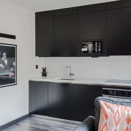 2-Bed Flat Near Leicester Sq - Soho - Sleeps 6-3