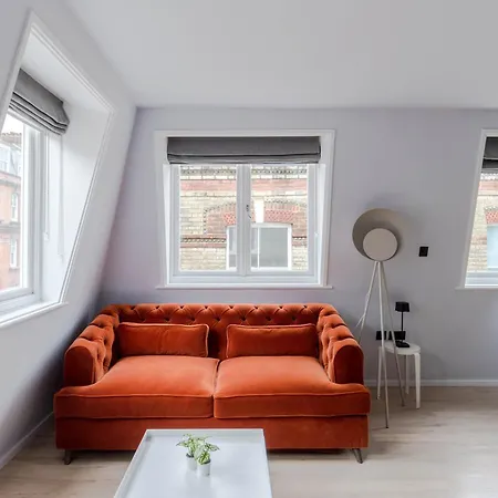 Top-Floor Soho Flat - Ac - Sleeps 4 - Central London-2