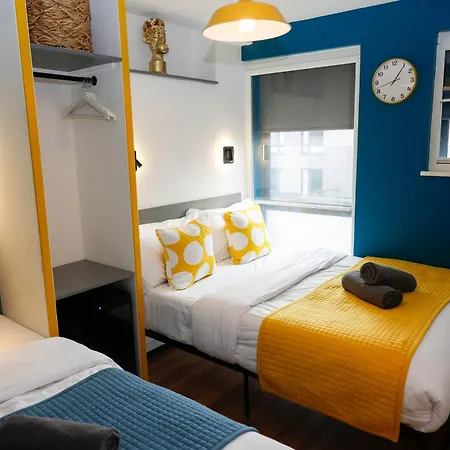 New Luxury Rooms In The Heart Of London Next To Shops, Cafes, Bars & Metro With Shared Bathrooms-2
