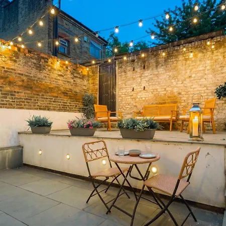 Pet-Friendly Flat With Garden Sleeps 4-3