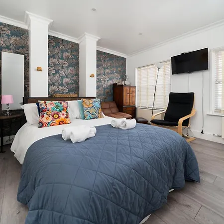 London Boutique Apartments-3