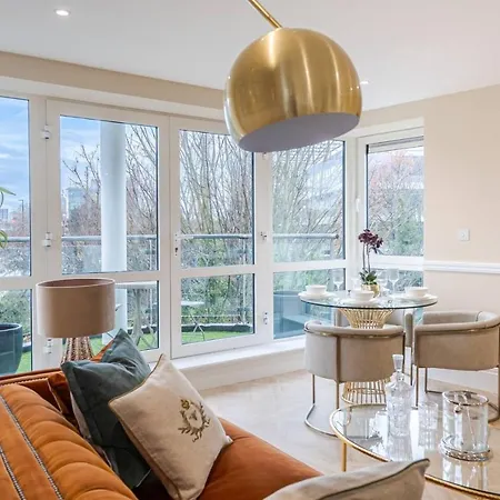 Beautiful 2Bd 2Bth Chiswick Apartment With Ac And Private Balcony-2