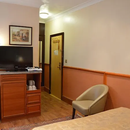 Holiday Villa Hotel-3