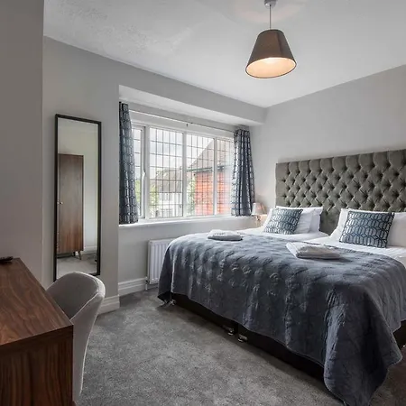 M-Hotels Studios & Apartments Free Parking-2