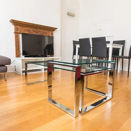 Victoria Mews Apartment-2