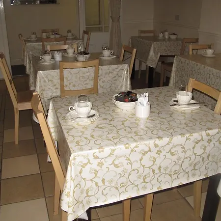 Chiswick Court Hotel - B&B-3