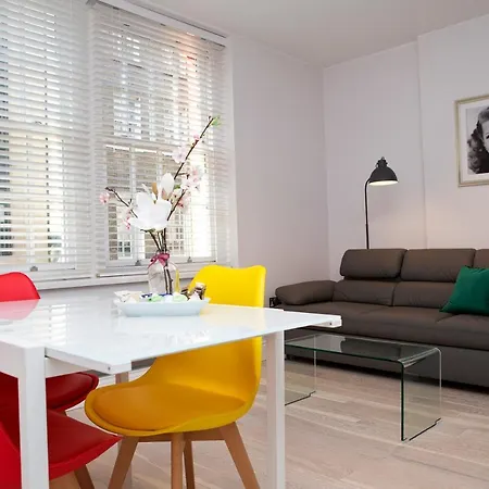 Soho Chambers By Indigo Flats-3