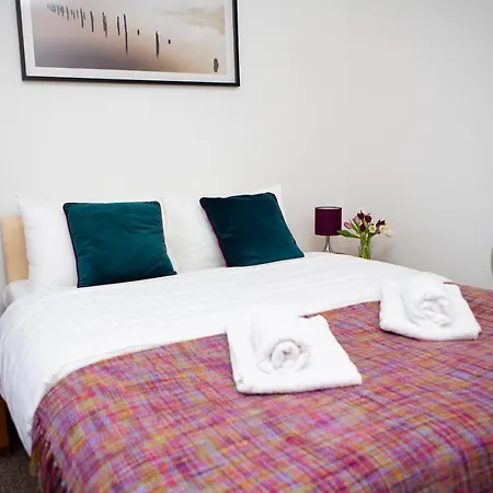 Apt 2, Opera House By Indigo Flats-3