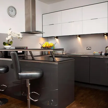 Apt 1, Trafalgar Square 1St Floor By Indigo Flats-3