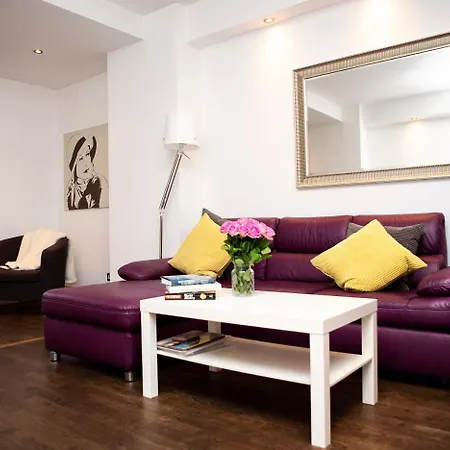 Apt 1, Trafalgar Square 1St Floor By Indigo Flats-2
