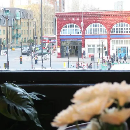 Sabellis House - Moments From The Big Ben-2