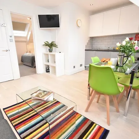 Apt 3, Opera House Ensuite 4Th Floor By Indigo Flats-2