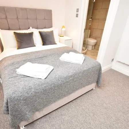 Apt 3, Opera House Ensuite 4Th Floor By Indigo Flats-3