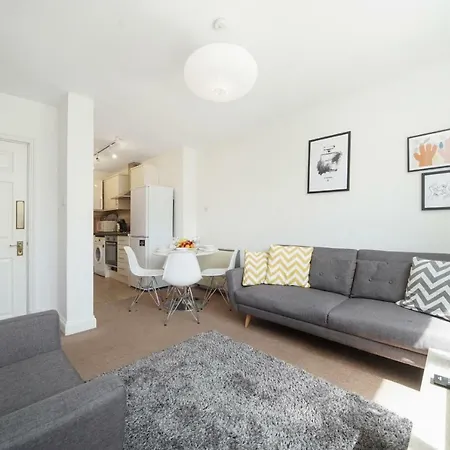 2 Bed Cosy Apartment In Central London Fitzrovia Free Wifi By City Stay Aparts London-3