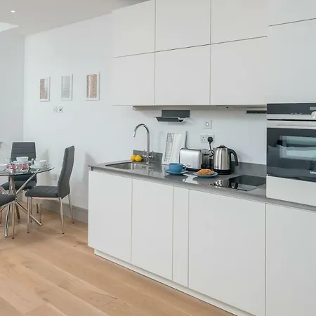 Modern London City Apartment - Victoria Line-2