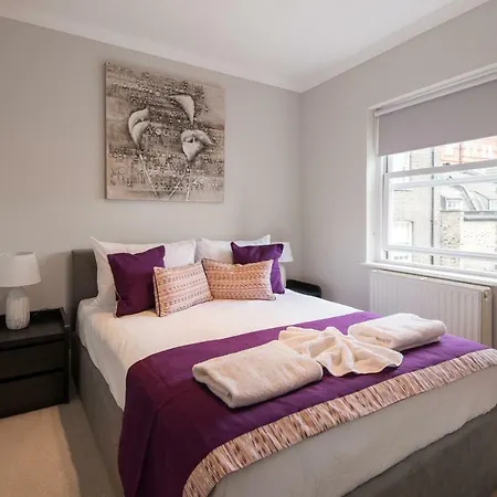 One Bedroom High Street Kensington Apartment-3