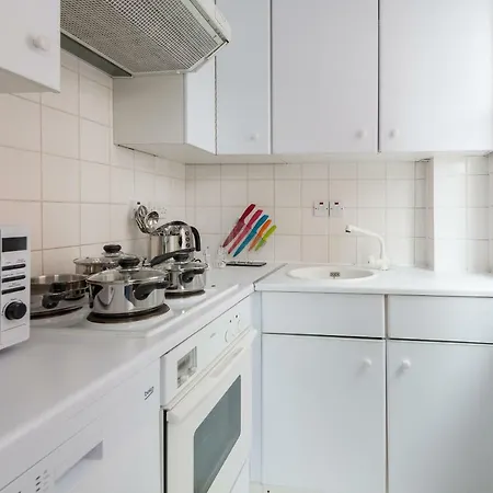 One Bedroom High Street Kensington Apartment-2