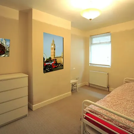 East End London Garden Flat-2
