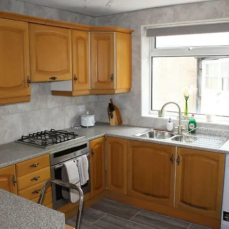 25 Idmiston Road-2