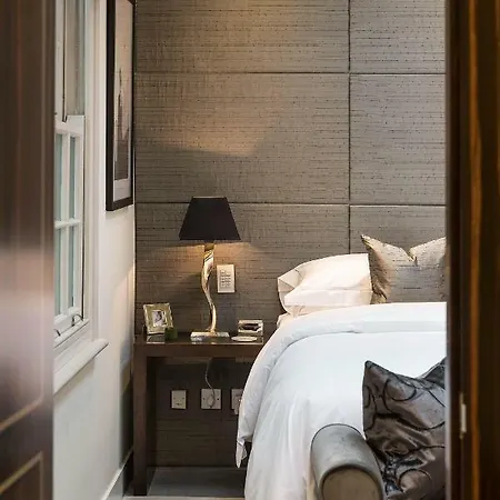 Knightsbridge Mews House Private Mews, Harrods & Parking Included-3