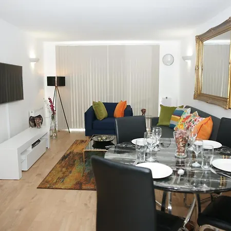 Riverside 2 Bed Apartment-3