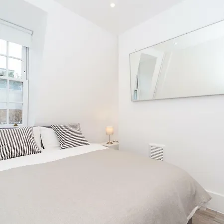 New 2 Bed Apartment In Covent Garden-3