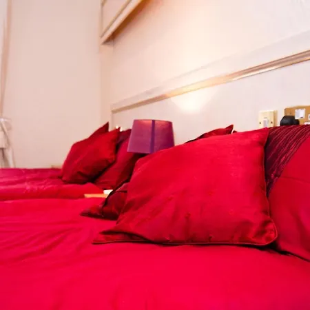 Cumberland Apartments-3