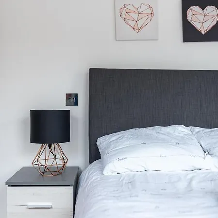 Gorgeous Apartment By Hyde Park-2