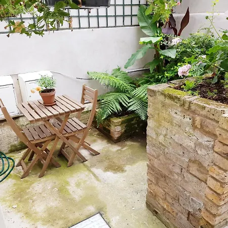 Pretty Maida Vale Apartments-2