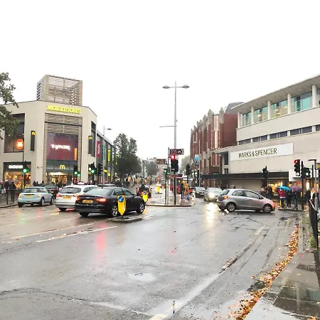 Greater London Holiday Let @ Hanwell-2